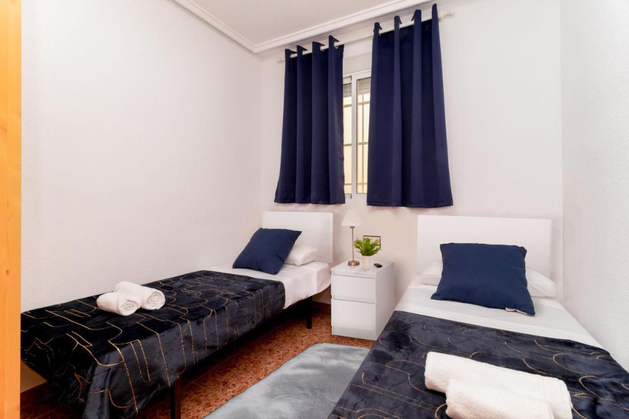 Apartamentos Villa Madrid Торевьиа Экстерьер фото